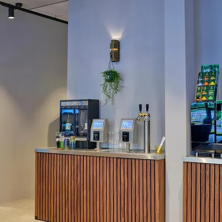 The Hyve Capsule Hotel kapsułowy Amsterdam