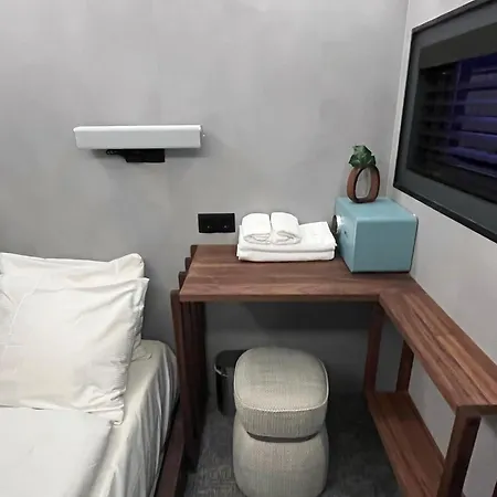 The Hyve Capsule 2*
