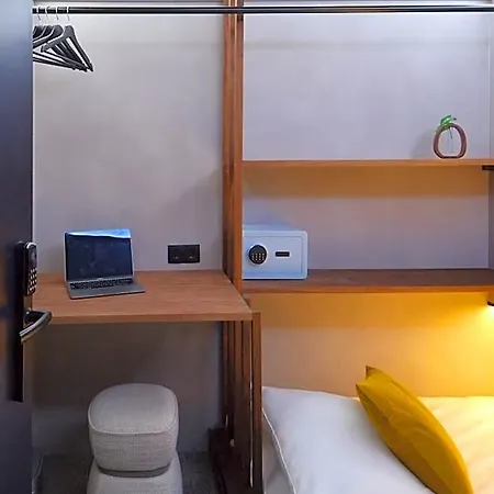 Hotel The Hyve Capsule Amsterdam Amsterdam