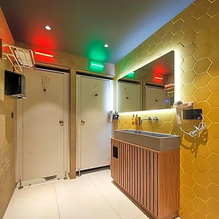 The Hyve Capsule Amsterdam Hotel
