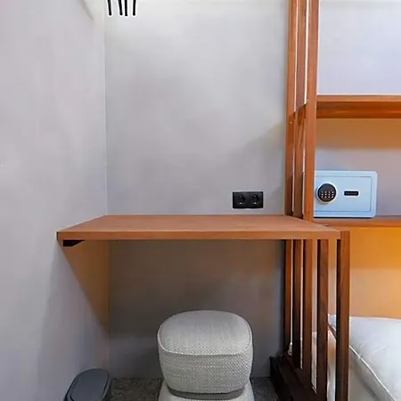 The Hyve Capsule Amsterdam Hotel