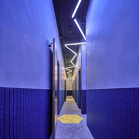 The Hyve Capsule Amsterdam 2* Amsterdam