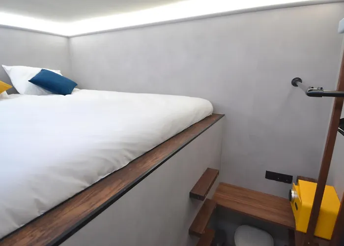 The Hyve Capsule Hostal Ámsterdam