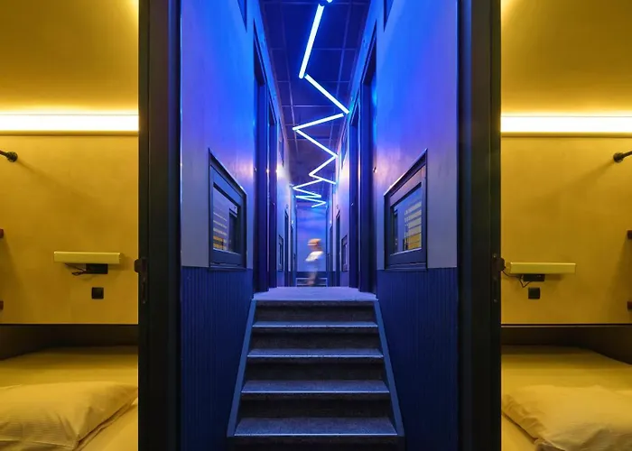 Hostal The Hyve Capsule Ámsterdam