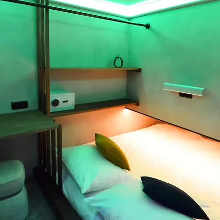 The Hyve Capsule Vandrarhem *